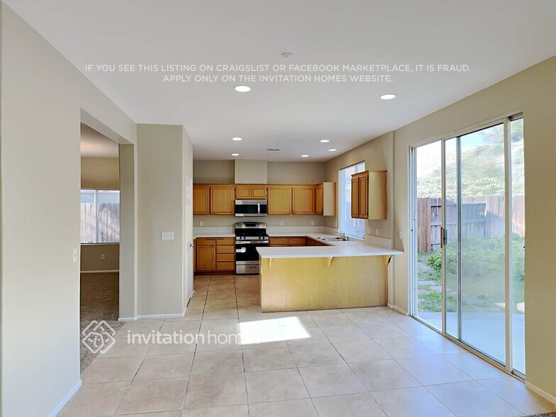 Building Photo - 16121 Filbert St