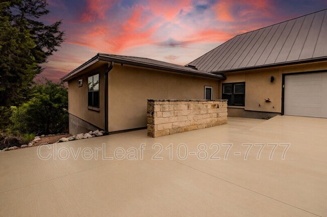 Building Photo - 335 Charon Point