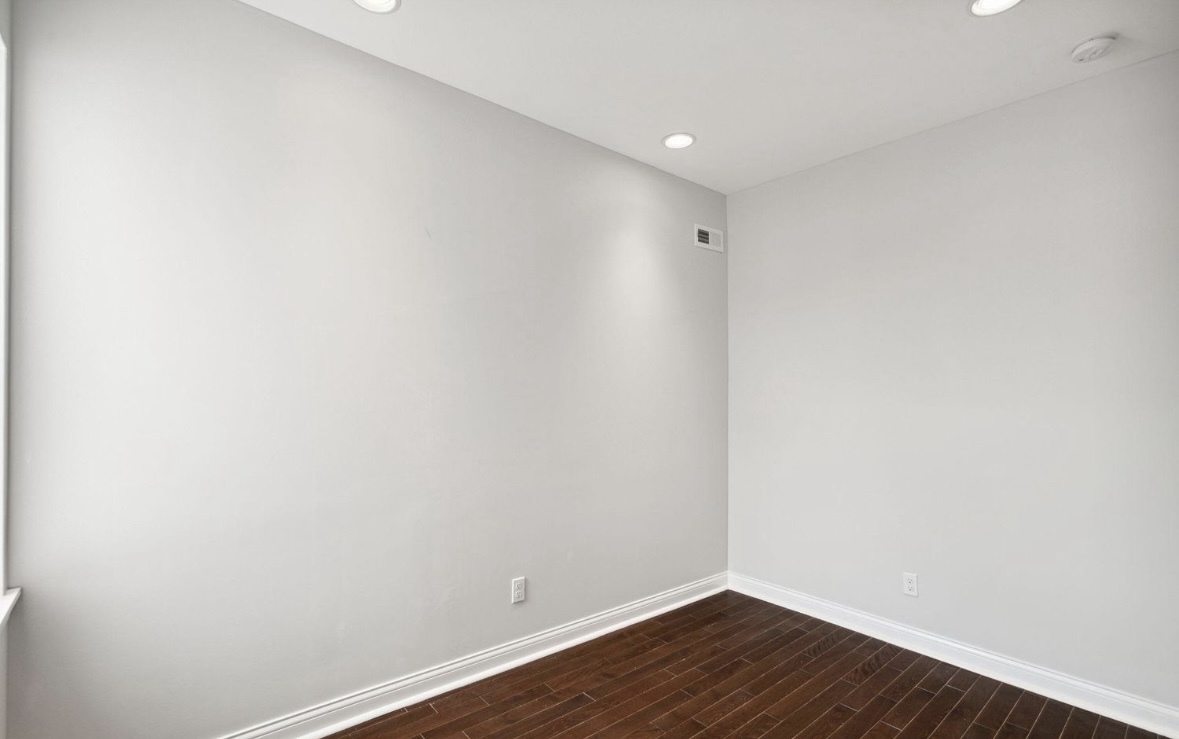 Building Photo - 2138 E Birch St