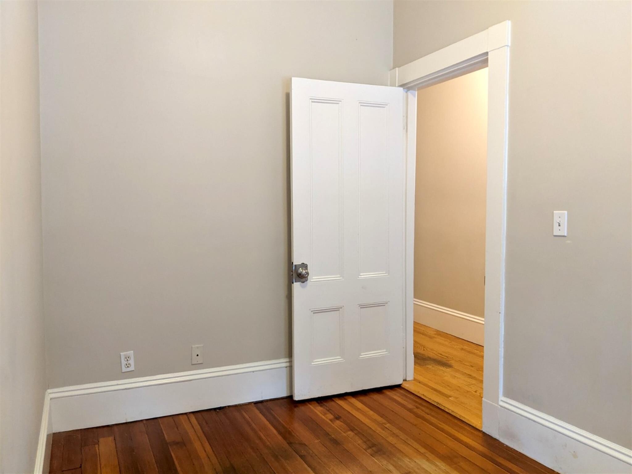 Building Photo - 16 Park Ave