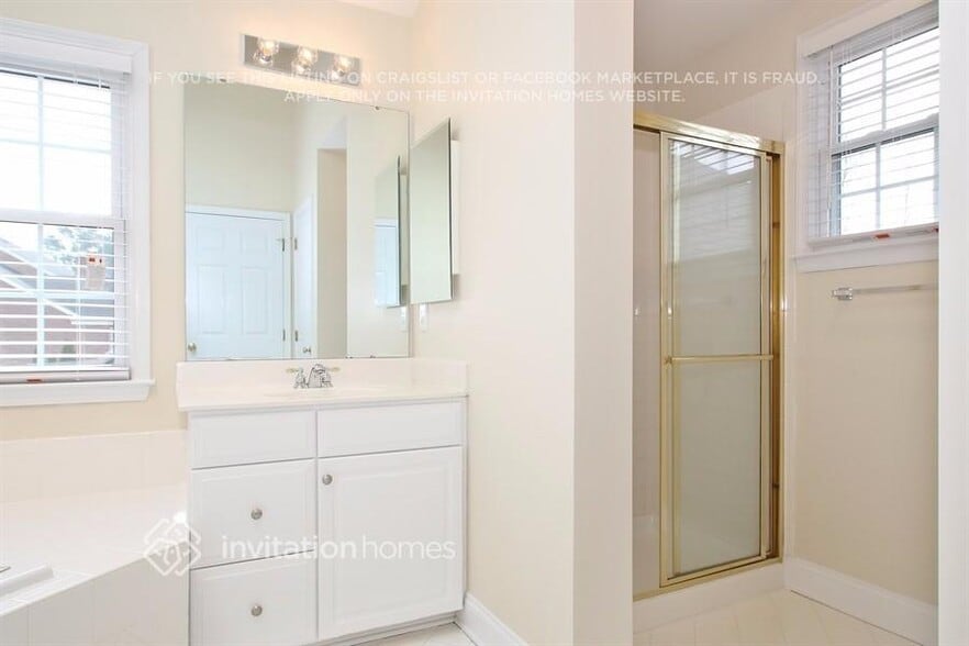 Building Photo - 5633 Legacy Cir