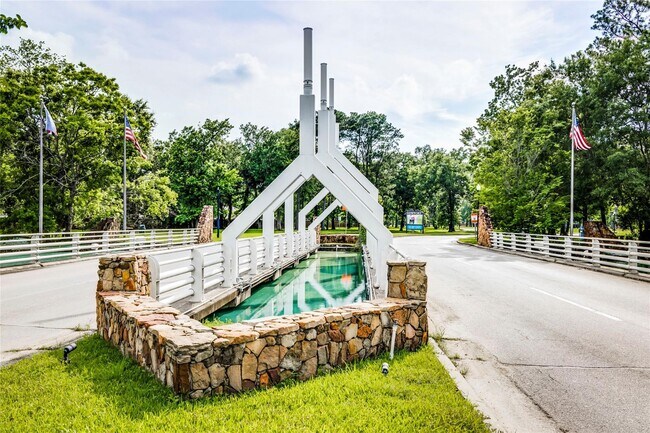 Building Photo - 2019 Iris Hls Ln