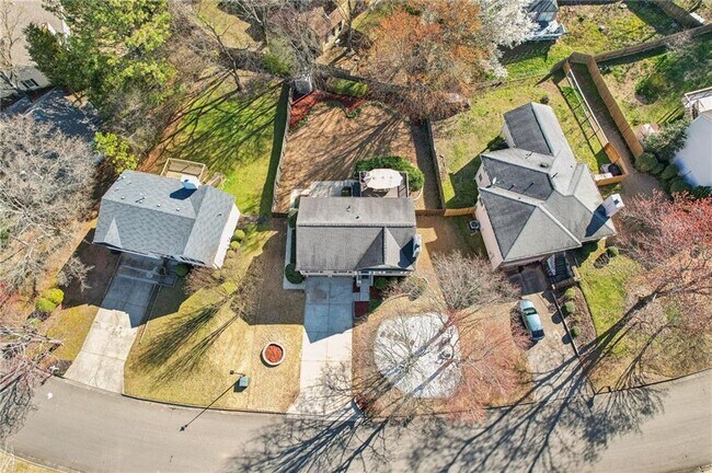 Building Photo - 10475 Willow Meadow Cir