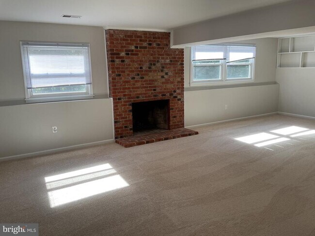 Building Photo - 8904 Grass Valley Ct