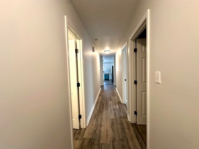 Building Photo - 945 Hunting Horn Wy