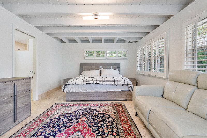 Building Photo - 411 Poinciana Dr