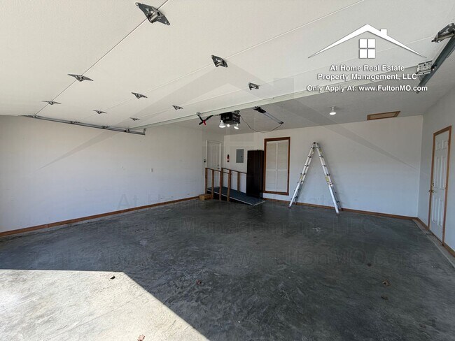 Building Photo - 1117-1119 Ashton Circle East