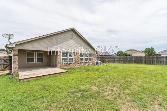 Building Photo - 2800 NW 184th St
