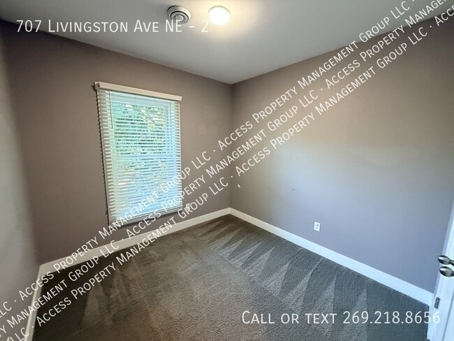 Building Photo - 707 Livingston Ave NE