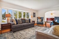 Building Photo - 532 Trippe Ave