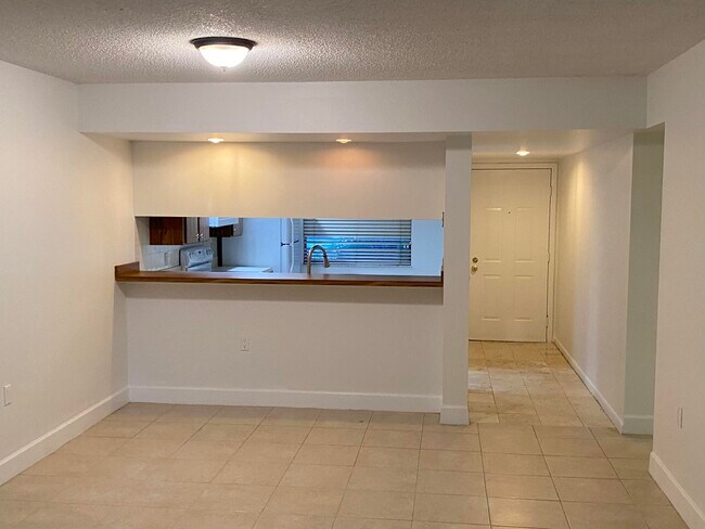 Building Photo - 3626 Whitehall Dr