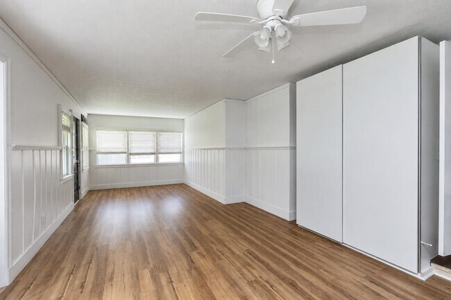 Building Photo - 120 Chauncey Ave