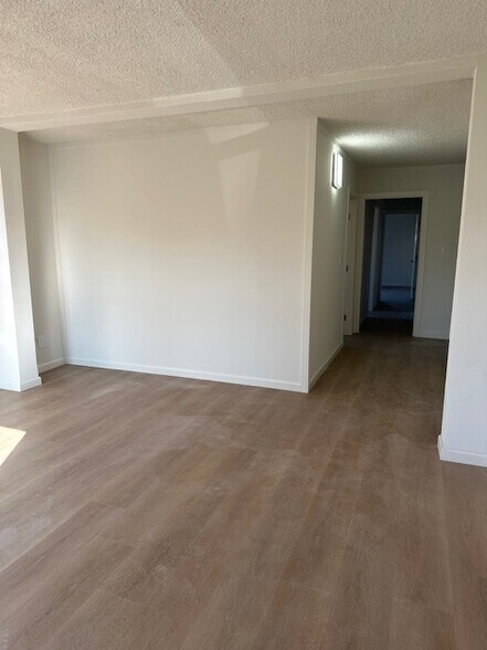 Living room - 637 W 41st St