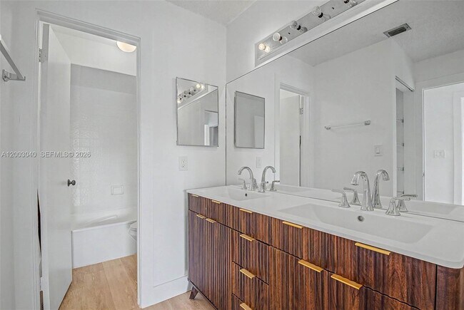 Building Photo - 11236 SW 132nd Ct W