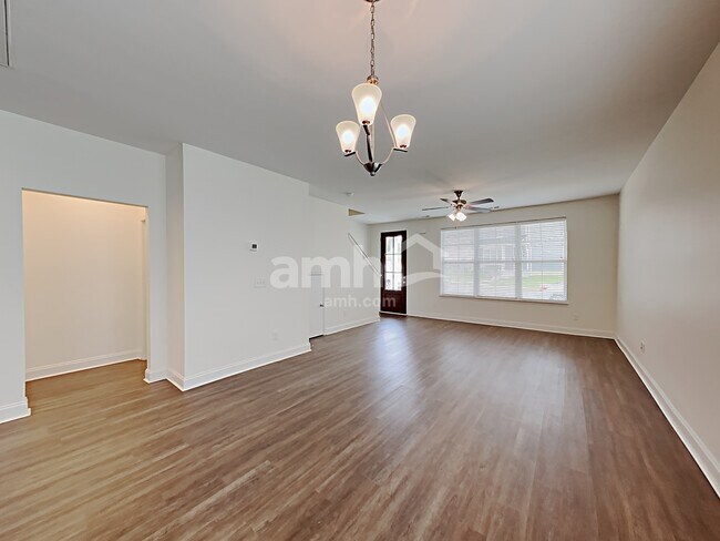 Building Photo - 5224 Tupelo St