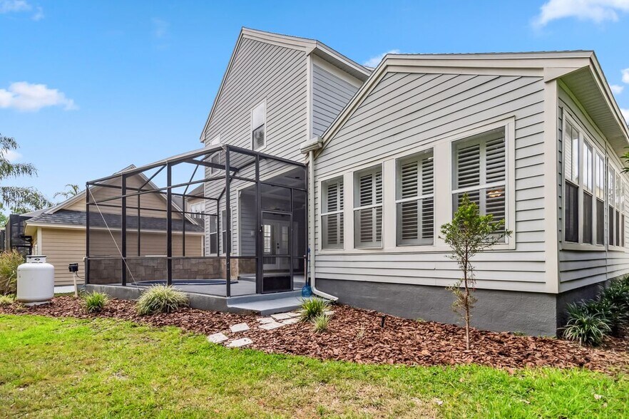 Building Photo - 1013 Maiden Terrace