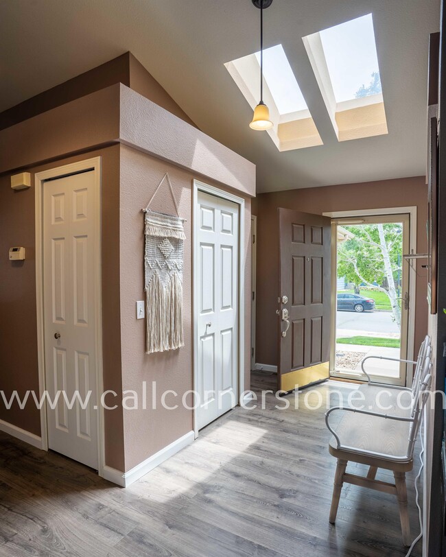 Building Photo - 6950 Highland Vista Dr