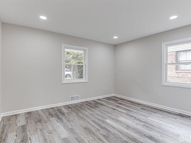 Building Photo - 19 Melville Rd