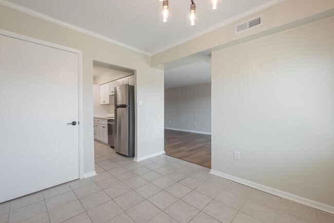 Building Photo - 1509 Regency Woods Rd