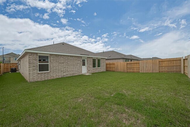 Building Photo - 28930 Rustic Windmill Wy
