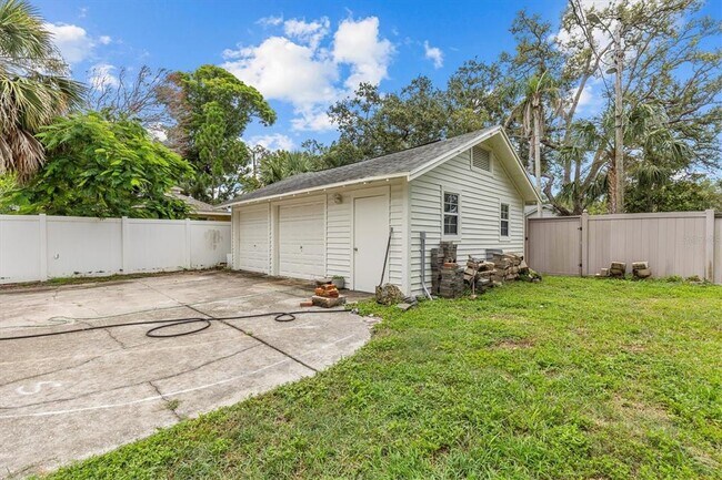 Building Photo - 309 Lebeau St