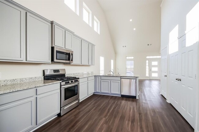 Building Photo - 12543 Highgrove Springs Dr