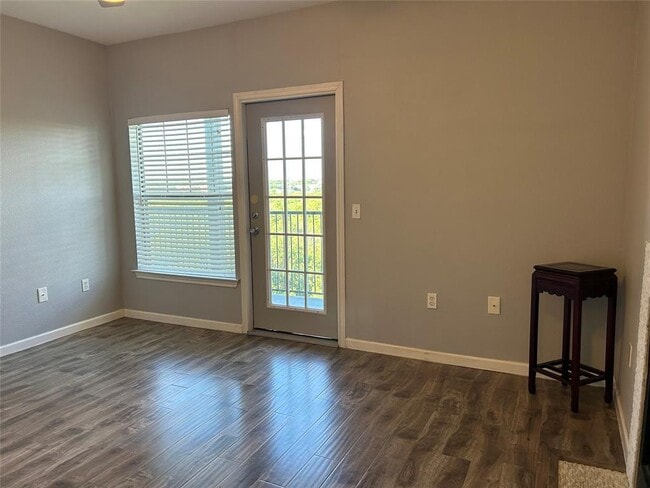 Building Photo - 2320 Gracy Farms Ln