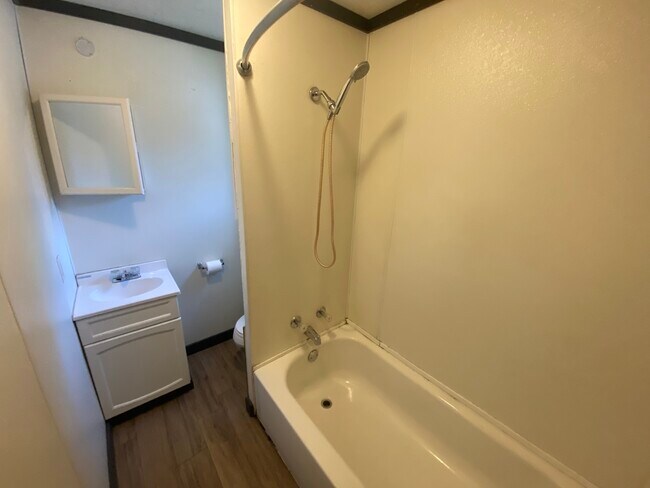 Building Photo - 428 Avenue E