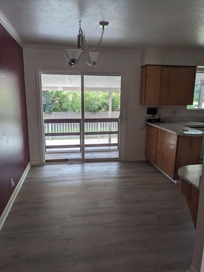 Building Photo - Beautiful 3 bedroom Orofino House