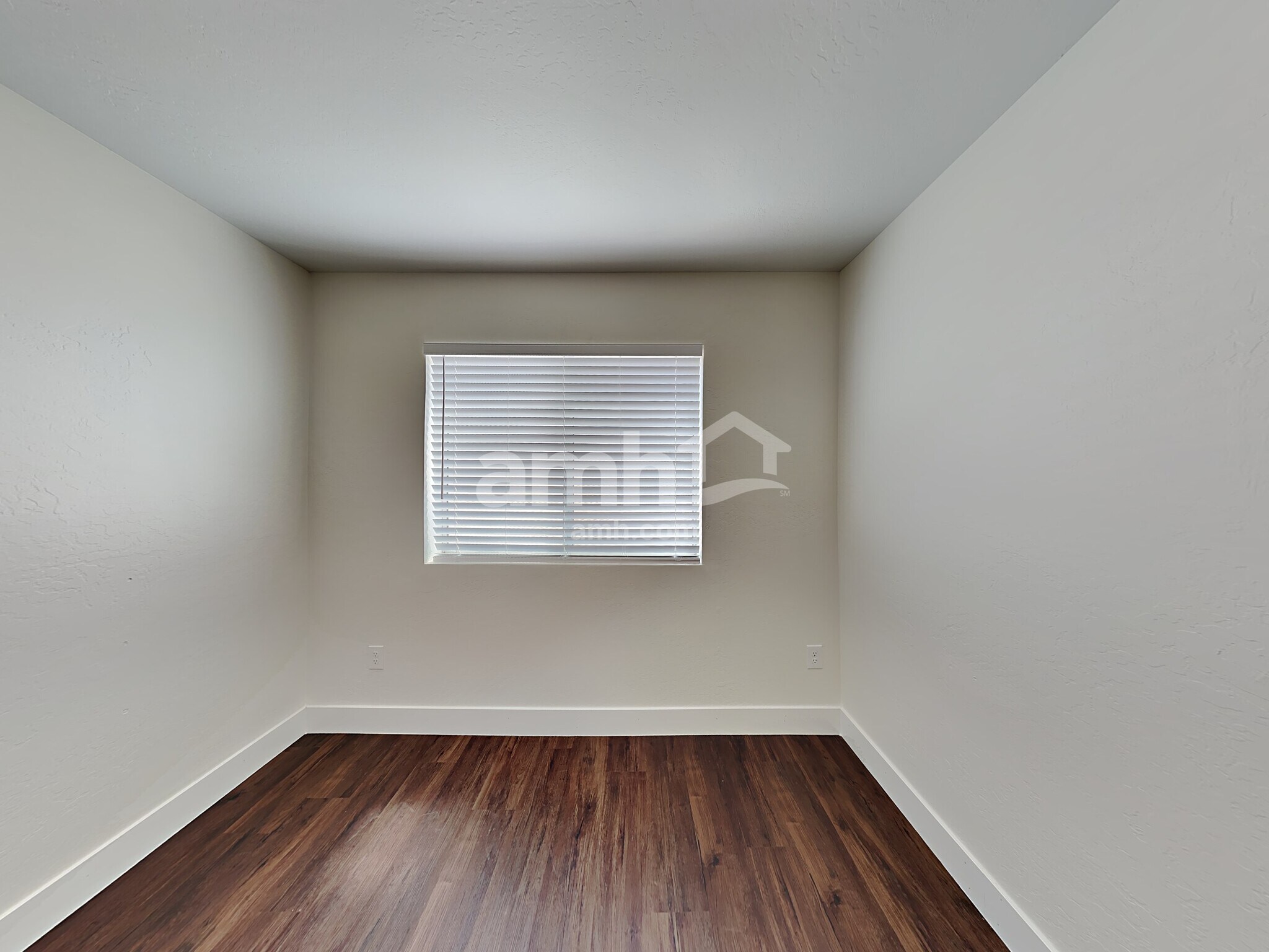 Building Photo - 7457 E Laguna Azul Ave