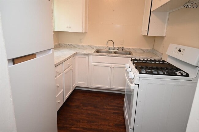 Building Photo - 4355 Boren Ave