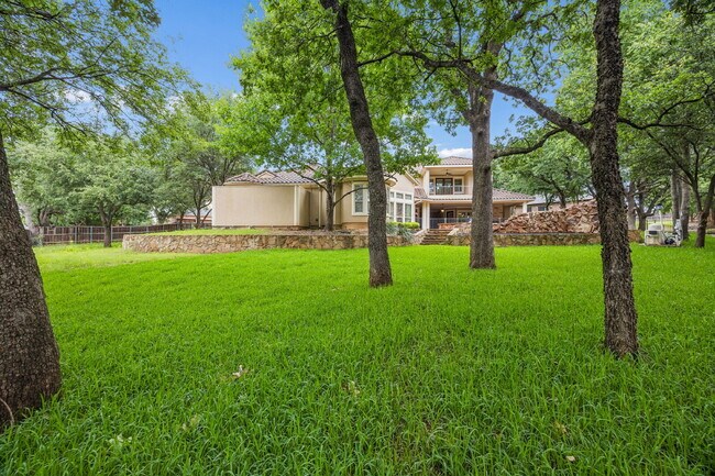 Building Photo - 2101 Miracle Point Dr