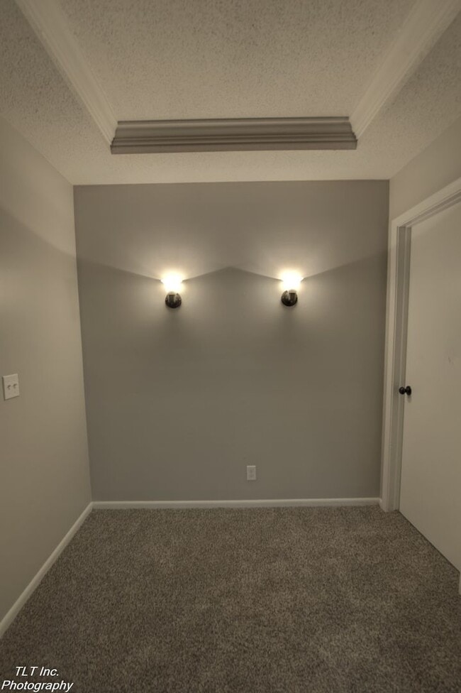 Building Photo - WELCOME HOME!