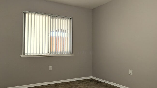 Building Photo - 42405 Iowa St