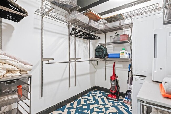 Building Photo - 363 5th St NE