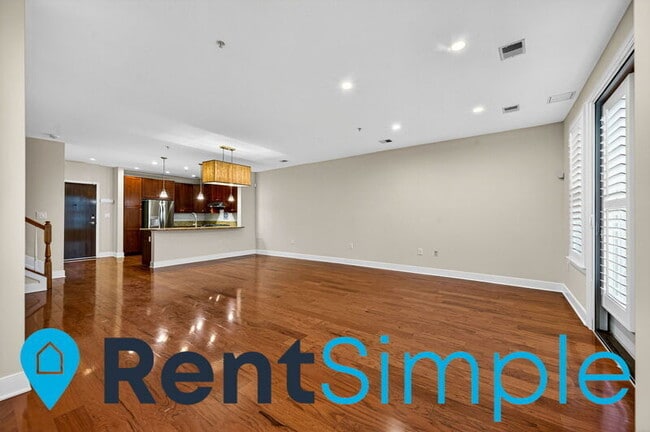 Building Photo - 1418 N Rhodes St