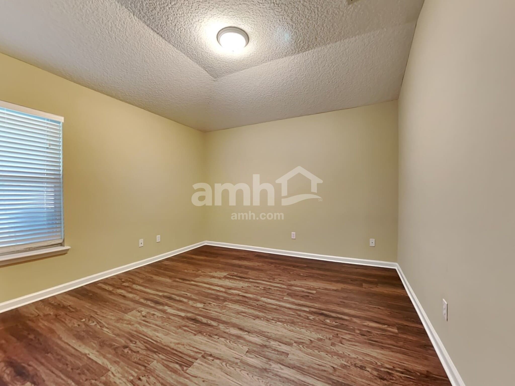 Building Photo - 9426 Staplehurst Dr