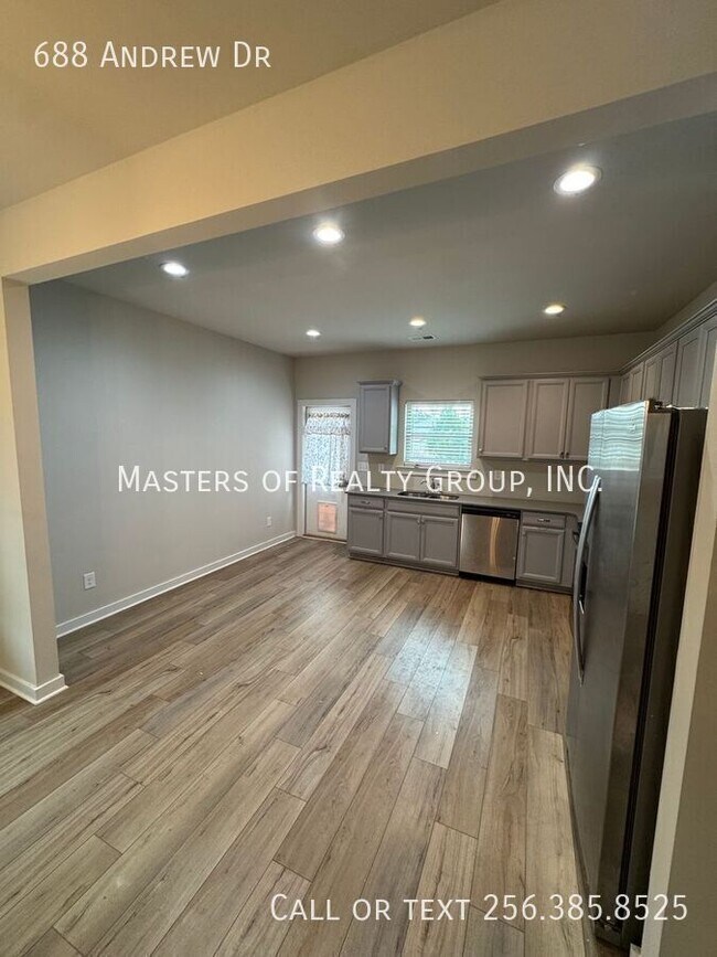 Building Photo - 688 Andrew Dr