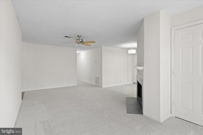 Building Photo - 12018 Golf Ridge Ct