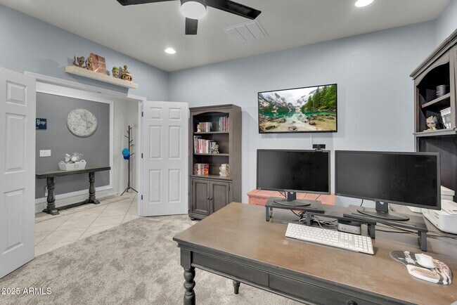 Building Photo - 6550 W Desert Blossom Way