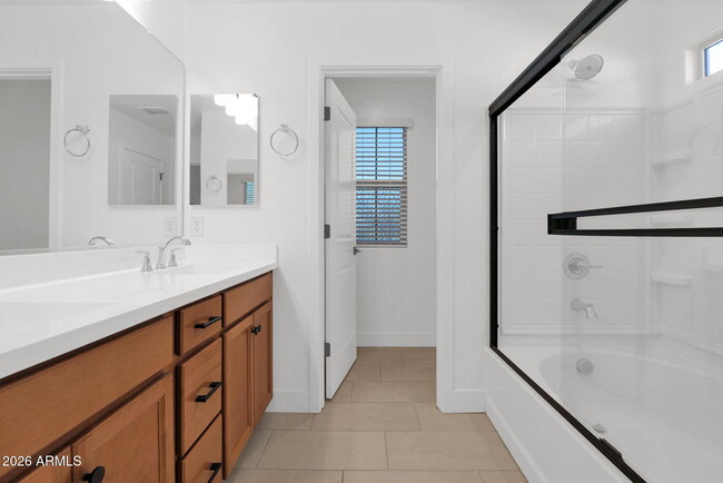 Building Photo - 5819 W Pueblo Ave