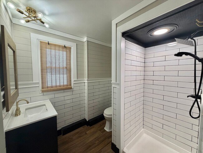 Building Photo - PRICE REDUCED!! Gorgeous Newly Renovated 4 BR, 2 BA on .71 acres