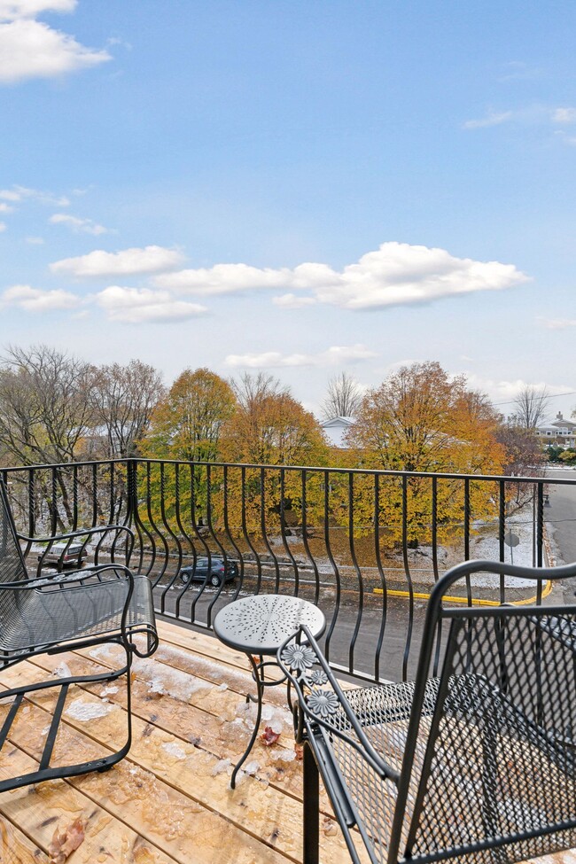 Primary bedroom balcony - 745 Rice St E