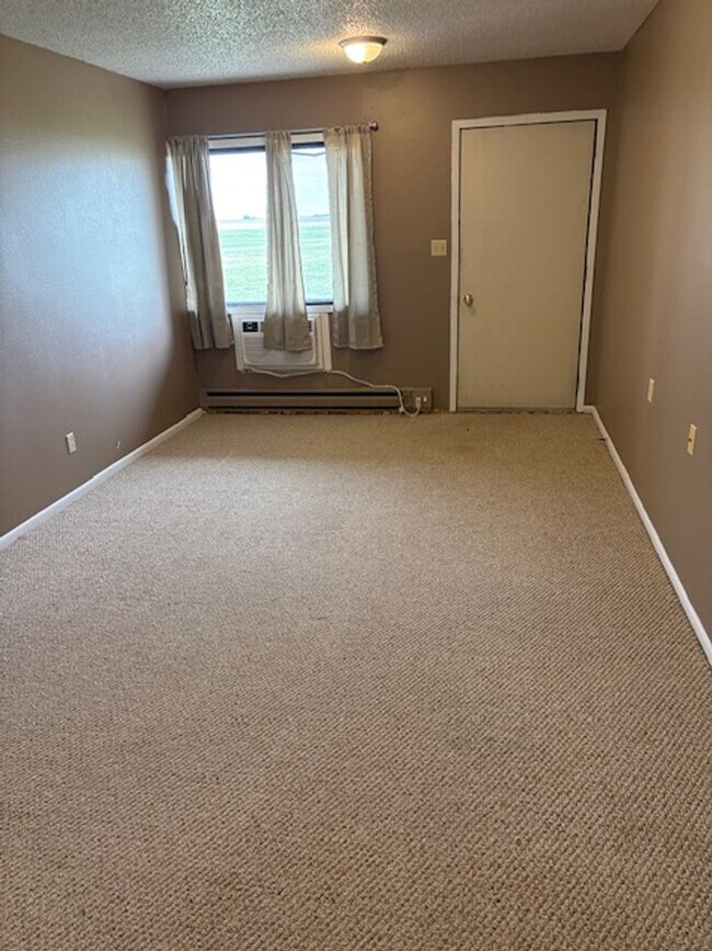 Building Photo - 209 Estelle St