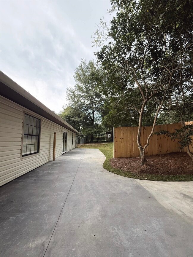 Building Photo - 4728 Pimlico Dr