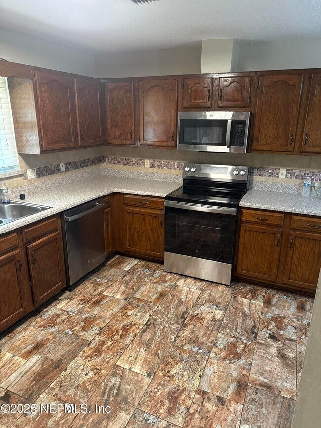 Building Photo - 8179 Crosswind Rd