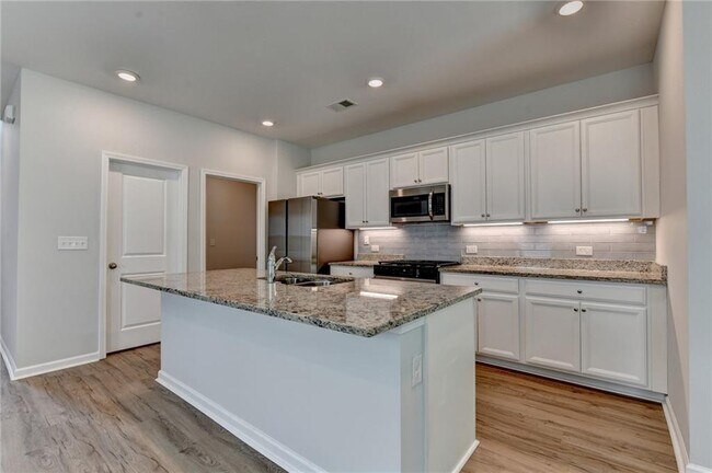 Building Photo - 175 Grey Falcon Ave