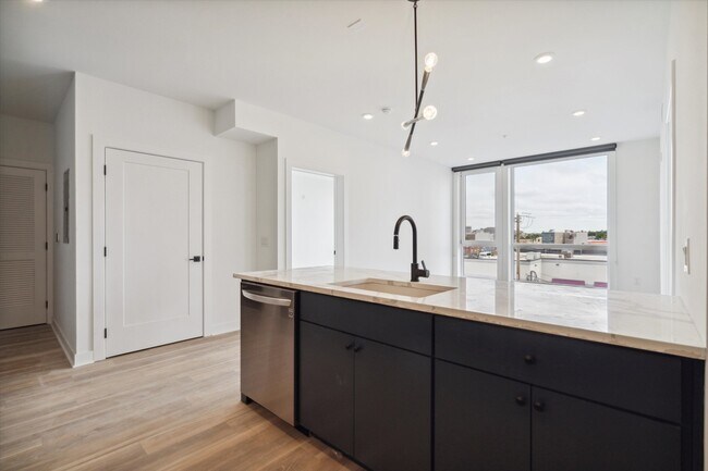 Building Photo - 2636 E York St