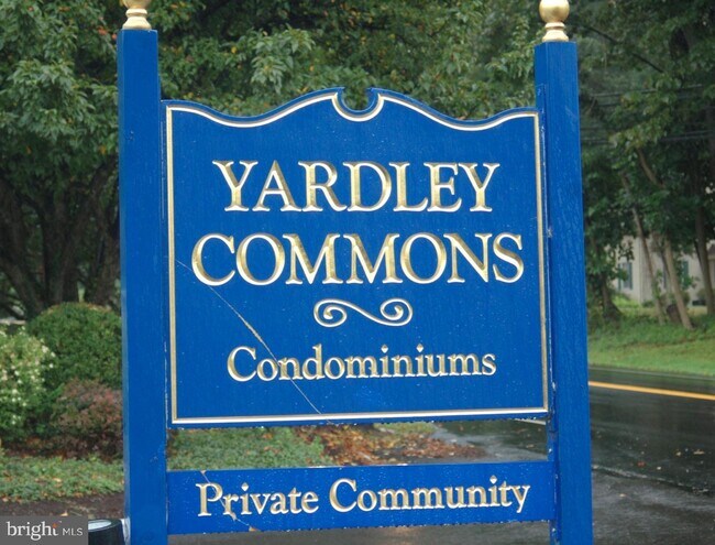 Building Photo - 1004 Yardley Commons