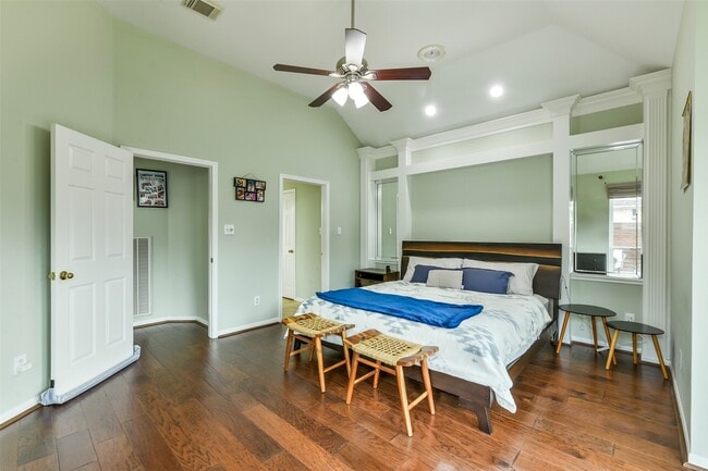 Building Photo - 3234 Shadowleaf Dr